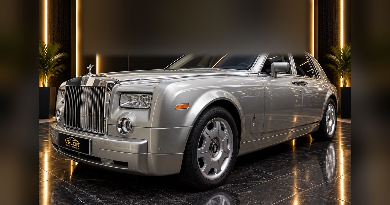 Rolls-Royce Phantom (Silver) side profile