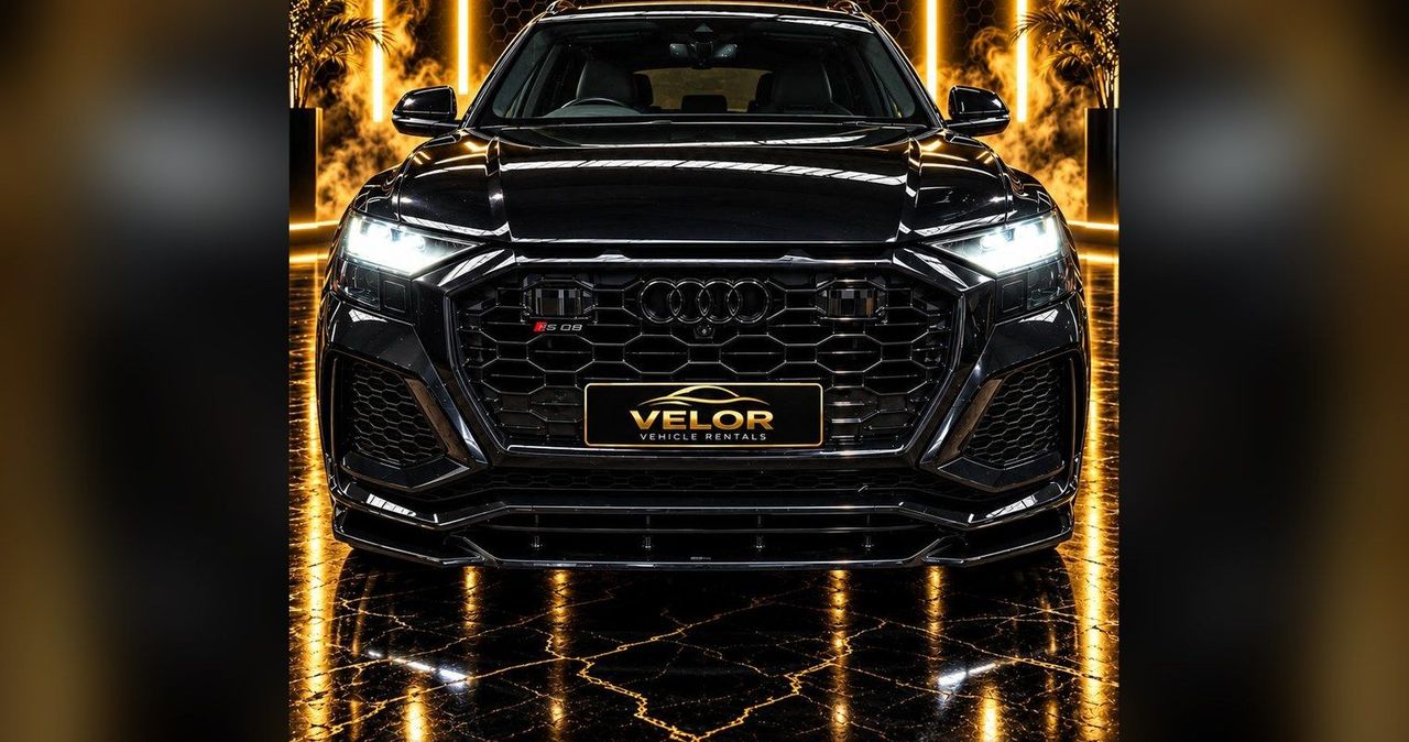 Audi RS Q8 — front view