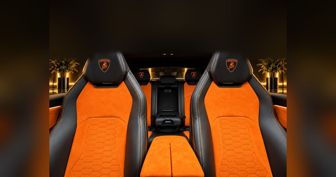 Lamborghini Urus Performante sports seats
